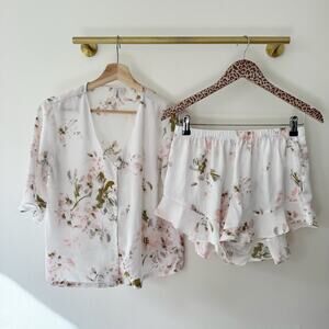 NORDSTROM White Floral Short Sleeve Shorts Pajama Set Size Small